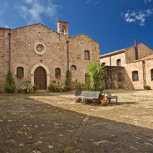 Farm stay Relais Abbazia Santa Anastasia & Winery, Castelbuono (Sicily)
